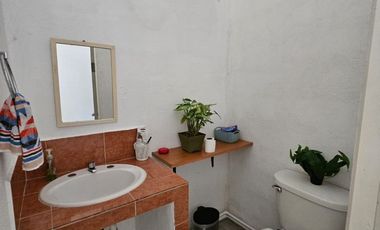 En ESQUINA SE VENDE CASA, COL. EJIDAL DE PLAYA DEL CARMEN, Q. ROO, A 8 MINUTOS DE LA PLAYA