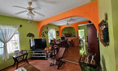 En ESQUINA SE VENDE CASA, COL. EJIDAL DE PLAYA DEL CARMEN, Q. ROO, A 8 MINUTOS DE LA PLAYA