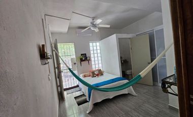 En ESQUINA SE VENDE CASA, COL. EJIDAL DE PLAYA DEL CARMEN, Q. ROO, A 8 MINUTOS DE LA PLAYA