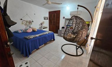 En ESQUINA SE VENDE CASA, COL. EJIDAL DE PLAYA DEL CARMEN, Q. ROO, A 8 MINUTOS DE LA PLAYA
