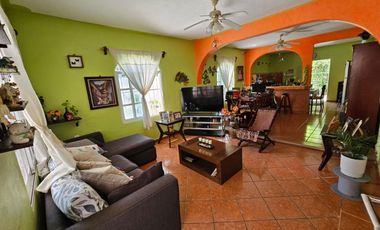 En ESQUINA SE VENDE CASA, COL. EJIDAL DE PLAYA DEL CARMEN, Q. ROO, A 8 MINUTOS DE LA PLAYA