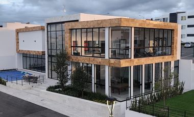 Casa en renta amueblada Fraccionamiento Zibatá Querétaro