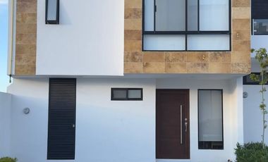 Casa en renta amueblada Fraccionamiento Zibatá Querétaro