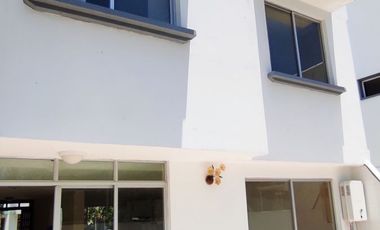 🏢 VENDO CASA ESQUINERA DOS PLANTAS CON TERRAZA - TRES DORMITORIOS - (TONSUPA - Club del Pacífico) $93,000.oo