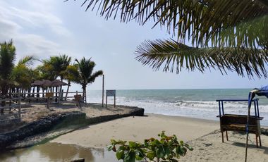 🏢 VENDO CASA ESQUINERA DOS PLANTAS CON TERRAZA - TRES DORMITORIOS - (TONSUPA - Club del Pacífico) $93,000.oo