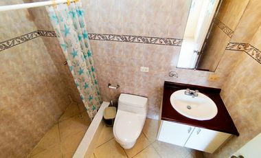 🏢 VENDO CASA ESQUINERA DOS PLANTAS CON TERRAZA - TRES DORMITORIOS - (TONSUPA - Club del Pacífico) $93,000.oo