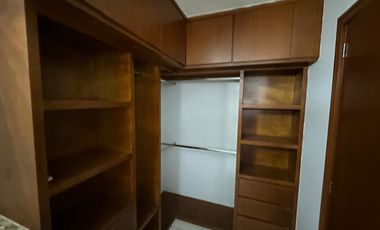 Casa muy amplia en 2 niveles más Sotano adaptado de Local o Bodega en RENTA $30,000.00