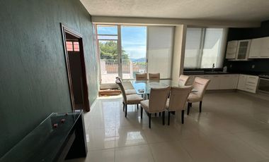 Casa muy amplia en 2 niveles más Sotano adaptado de Local o Bodega en RENTA $30,000.00