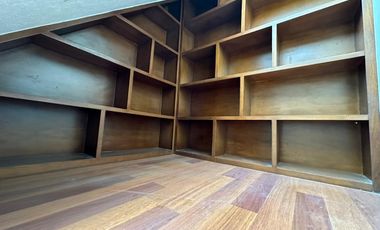 Casa muy amplia en 2 niveles más Sotano adaptado de Local o Bodega en RENTA $30,000.00