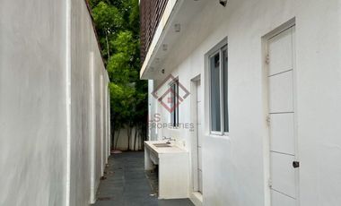 FOR SALE 3-Storey 8 Bedroom House in Ayala Alabang Village, Muntinlupa - SH126