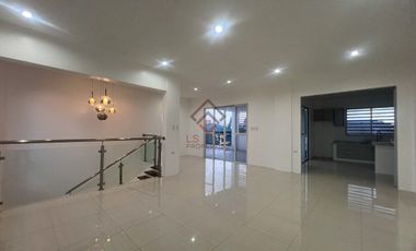 FOR SALE 3-Storey 8 Bedroom House in Ayala Alabang Village, Muntinlupa - SH126