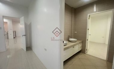 FOR SALE 3-Storey 8 Bedroom House in Ayala Alabang Village, Muntinlupa - SH126