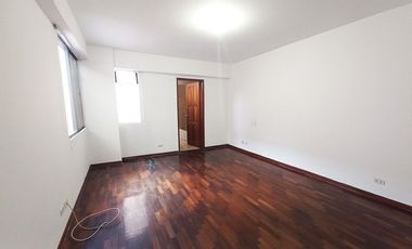 Departamento Amplio en Venta en Chacarilla del Estanque – San Borja