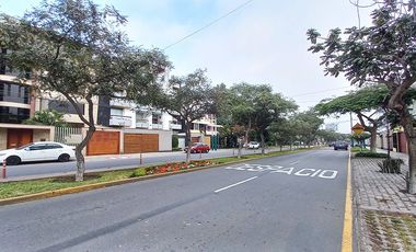 Departamento Amplio en Venta en Chacarilla del Estanque – San Borja