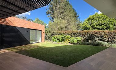 VENDO HERMOSA CASA UNA SOLA PLANTA EN CONJUNTO VIA A ARRAYANES, PUEMBO