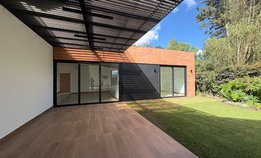 VENDO HERMOSA CASA UNA SOLA PLANTA EN CONJUNTO VIA A ARRAYANES, PUEMBO