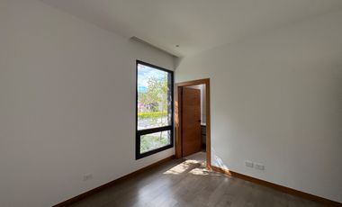 VENDO HERMOSA CASA UNA SOLA PLANTA EN CONJUNTO VIA A ARRAYANES, PUEMBO
