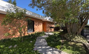 VENDO HERMOSA CASA UNA SOLA PLANTA EN CONJUNTO VIA A ARRAYANES, PUEMBO
