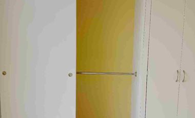 Rento casa que tiene Garaje para Dos Autos, Cocina con Cocineta, Sala-comedor, 2 Recámaras con Clóset, Un Baño y Medio.
