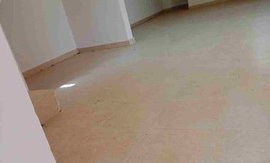 Rento casa que tiene Garaje para Dos Autos, Cocina con Cocineta, Sala-comedor, 2 Recámaras con Clóset, Un Baño y Medio.