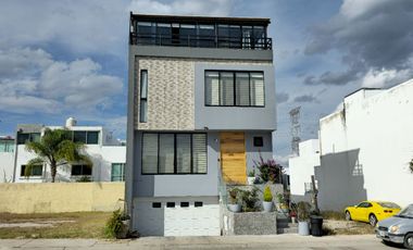 CASA EN VENTA ZAPOPAN VALLE IMPERIAL