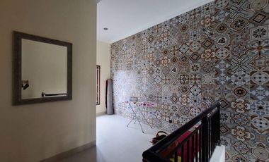 Rumah Mewah 2 Lantai dalam Perumahan Lokasi Dekat Kampus UPN di Babarsari Depok Sleman