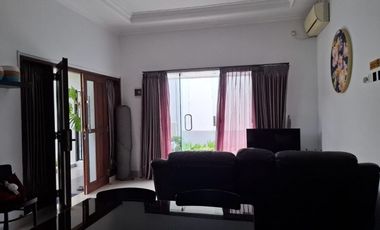 Rumah Mewah 2 Lantai dalam Perumahan Lokasi Dekat Kampus UPN di Babarsari Depok Sleman