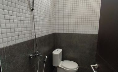 Harga Nego, Rumah 2 lantai Dekat UGM Jogja  ; Akses Kaliurang Mobil