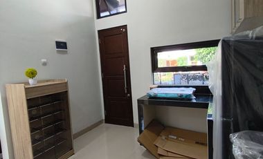Harga Nego, Rumah 2 lantai Dekat UGM Jogja  ; Akses Kaliurang Mobil