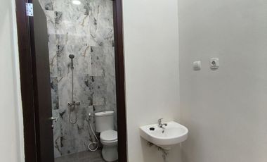 Harga Nego, Rumah 2 lantai Dekat UGM Jogja  ; Akses Kaliurang Mobil