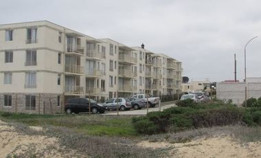 Brown Propiedades ARRIENDA departamento AMOBLADO Las Cruces Condominio Borde Mar