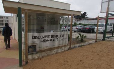 Brown Propiedades ARRIENDA departamento AMOBLADO Las Cruces Condominio Borde Mar