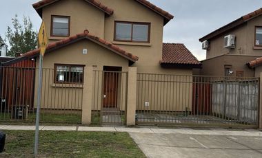 SE ARRIENDA LINDA CASA EN QUILAMAPU