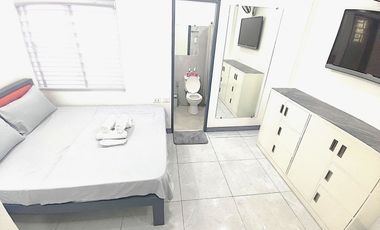 SSSSSU18 New High-Tech Condo Apartment Swimming Pool Prime Location SM Angeles City