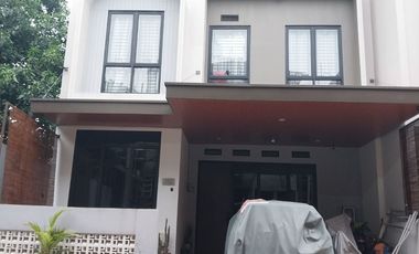 Rumah Mewah 2 Lantai Di Cirendeu Ciputat Dekat MRT Toll Lebak Bulus