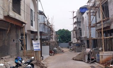 Rumah Mewah 2 Lantai Di Cirendeu Ciputat Dekat MRT Toll Lebak Bulus