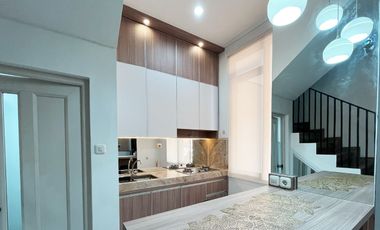 Rumah Mewah 2 Lantai Di Cirendeu Ciputat Dekat MRT Toll Lebak Bulus