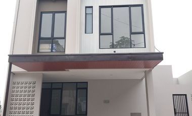 Rumah Mewah 2 Lantai Di Cirendeu Ciputat Dekat MRT Toll Lebak Bulus