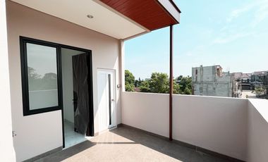 Rumah Mewah 2 Lantai Di Cirendeu Ciputat Dekat MRT Toll Lebak Bulus