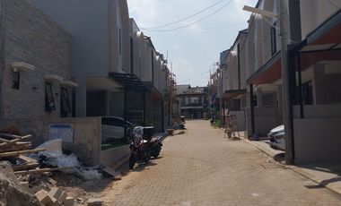 Rumah Mewah 2 Lantai Di Cirendeu Ciputat Dekat MRT Toll Lebak Bulus