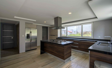 casa en venta en bosques  esmeralda