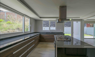 casa en venta en bosques  esmeralda