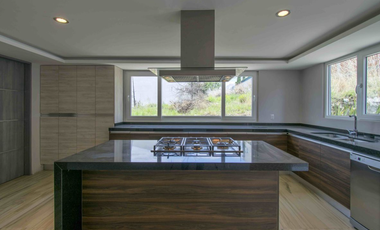 casa en venta en bosques  esmeralda