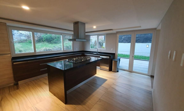 casa en venta en bosques  esmeralda