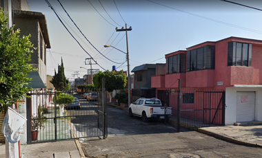 Casa en venta Col. Valle de Aragon Ecatepec