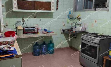 VENDO CASA SOBRE AVENIDA PRINCIPAL, DE UNA SOLA PLANTA