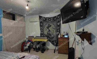 VENDO CASA SOBRE AVENIDA PRINCIPAL, DE UNA SOLA PLANTA