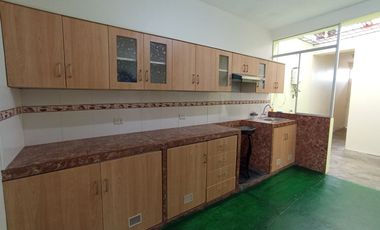 Casa De 1 Piso Frente A Colegio En Zona Estratégica De Ventanilla