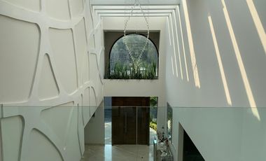 Residencia de Alta Gama en Venta – Jardines del Pedregal, Ciudad de México