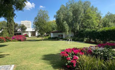 RENTA DE HABITACION AMUEBLADA EN JURICA, TODOS LOS SERVICIOS INCLUIDOS